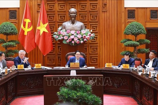 Thủ tướng: Thí điểm xây dựng khu thương mại tự do, Trung tâm năng lượng Dung Quất