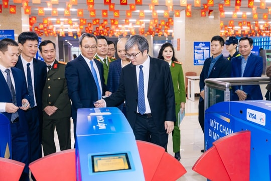 Tàu Cát Linh-Hà Đông chính thức áp dụng hệ thống kiểm soát vé tự động mới