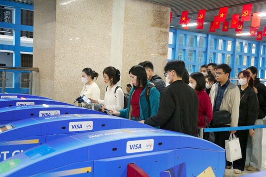 [Podcast] Tin tức ngày 5-12: Hanoi Metro chính thức soát vé tự động sinh trắc học