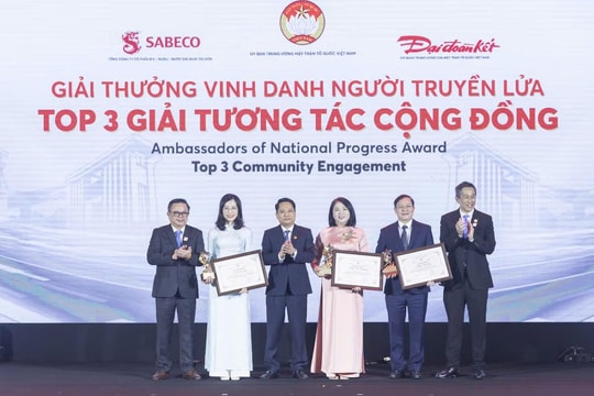 Giải thưởng “Vinh danh người truyền lửa”: Tôn vinh những con người bình dị mà phi thường
