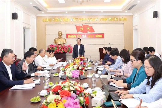 Đoàn giám sát số 8 của Ban Thường vụ Thành ủy làm việc với xã Vân Đình