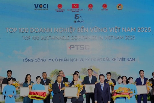 PTSC hướng đến tương lai năng lượng xanh với danh hiệu Top Doanh nghiệp Bền vững 2025