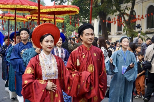 Bách Hoa Hỷ sự: Tái hiện đám cưới truyền thống Việt Nam trong ngày hội Việt Nam hạnh phúc