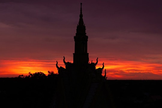 Giới trẻ đổ về núi Bà Đen, Tây Ninh “săn” hoàng hôn
