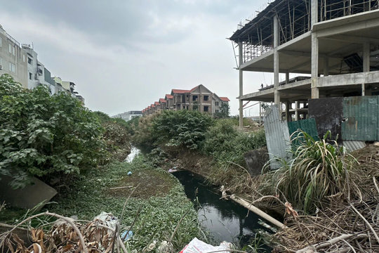 Chậm cứng hoá kênh tiêu thoát nước khu đô thị mới Phú Lương: Người dân sẽ tiếp tục gánh hậu quả