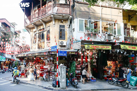 Vỉa hè phố cổ