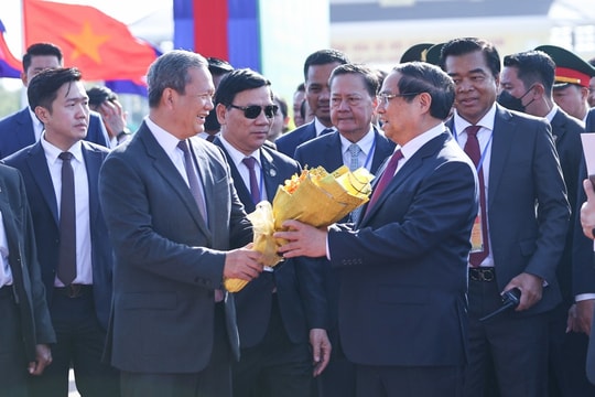 Thủ tướng Phạm Minh Chính cùng Thủ tướng Campuchia khai trương cặp cửa khẩu quốc tế mới