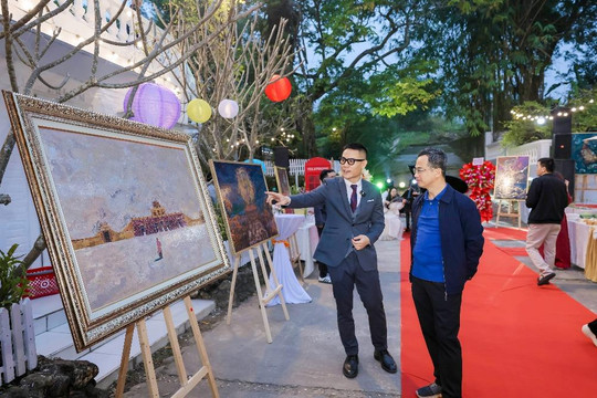 Họa sĩ 9X và câu chuyện phía sau hai bức sơn mài giá 100.000 USD