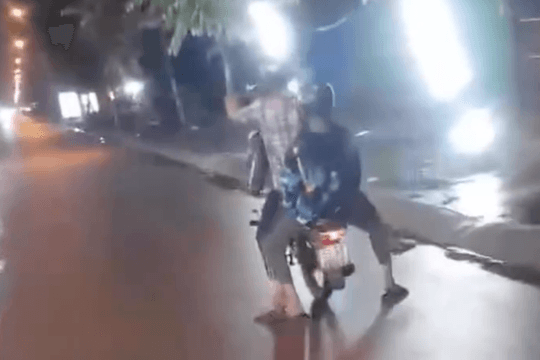Cảnh sát giao thông TP Hồ Chí Minh xác minh clip thanh niên bốc đầu “làm xiếc” trên xe máy