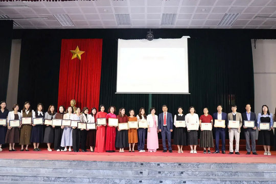 Tổng kết khoá bồi dưỡng kiến thức Hà Nội học cho giáo viên phổ thông