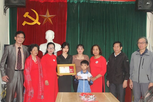 Truy tặng Kỷ niệm chương “Vì sức khỏe nhân dân” vinh danh người hiến tạng cứu sống 4 bệnh nhân