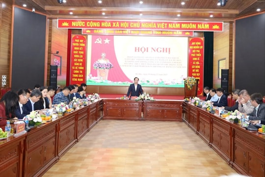 Đoàn giám sát số 10 của Thành ủy Hà Nội làm việc với xã Mỹ Đức và xã Hồng Sơn