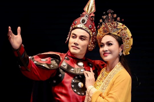 “Cặp đôi vàng” làng chèo Hà Nội Quốc Phòng – Hoài Thu ăn ý trong “Nặng gánh sơn hà”