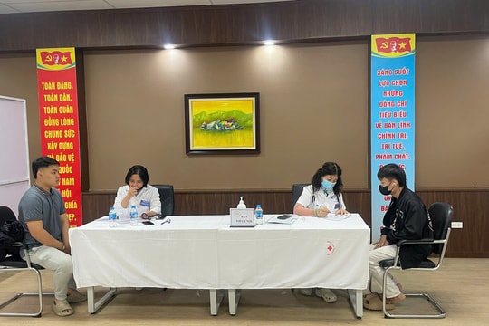 Bệnh viện Thanh Nhàn mở điểm khám sức khỏe thực hiện nghĩa vụ quân sự, công an