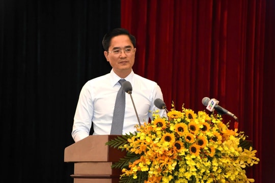 Giám đốc Sở Xây dựng TP Hồ Chí Minh trả lời về nạn "cò đất"