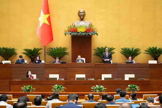 Xe ô tô kinh doanh vận tải hành khách từ 8 chỗ trở lên phải lắp thiết bị ghi nhận hình ảnh khoang chở khách