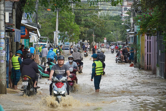 Khánh Hòa: mực nước trên các sông tăng trở lại, nguy cơ xảy ra lũ quét và sạt lở đất