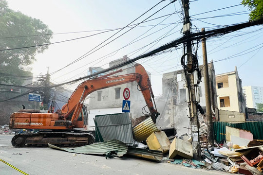 Phường Láng tiếp tục cưỡng chế thu hồi đất phục vụ Dự án đường Vành đai 1