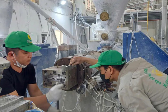 Nhựa giả gỗ: Giải pháp bền vững thay thế gỗ tự nhiên