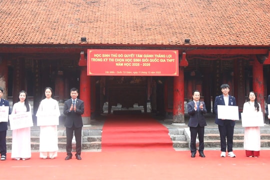 Hà Nội gặp mặt, động viên đội tuyển học sinh giỏi quốc gia năm học 2025-2026