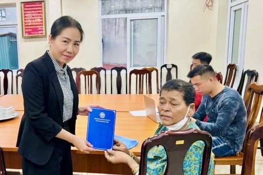 Phường Hai Bà Trưng hỗ trợ khẩn cấp các nạn nhân vụ hỏa hoạn tại 168 Lò Đúc