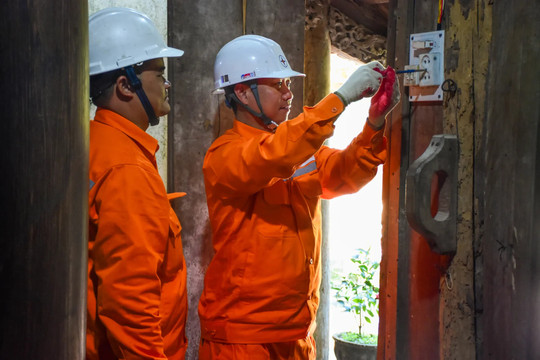 EVNHANOI tri ân khách hàng bằng những việc làm thiết thực, cụ thể