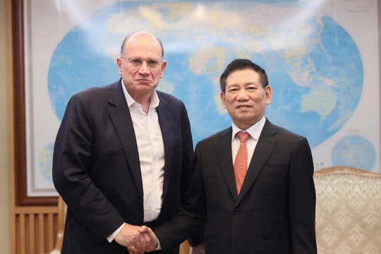Phó Thủ tướng Hồ Đức Phớc tiếp ông Mark Tucker, Chủ tịch Tập đoàn AIA