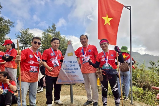 Lên đỉnh Pu Tó Cọ nghe kể chuyện Điện Biên Phủ