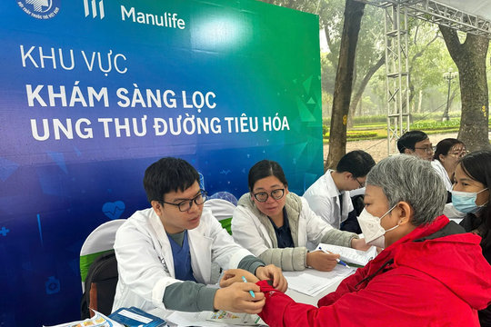 “Phòng khám cộng đồng" đặc biệt tại không gian phố đi bộ giữa lòng Thủ đô
