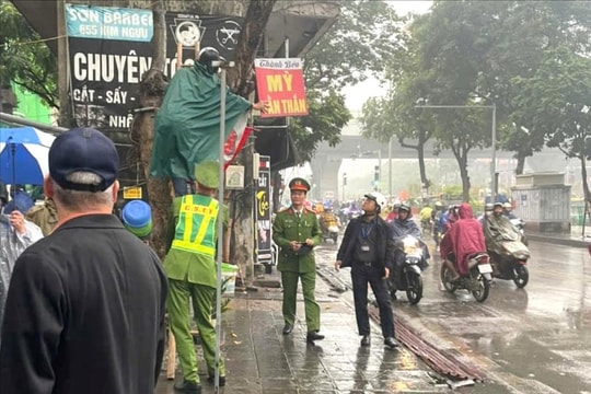 Phường Vĩnh Tuy chia 2 tổ công tác, quyết liệt lập lại trật tự đô thị từ 13-12