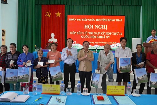 Đoàn đại biểu Quốc hội tỉnh Đồng Tháp tiếp xúc cử tri xã Tân Dương