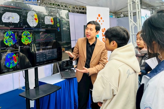 Đưa AI và công nghệ số khám sàng lọc miễn phí cho người dân