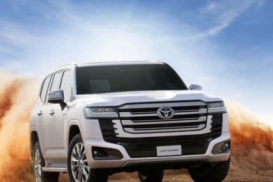 Toyota Land Cruiser 300 HEV chuẩn bị ra mắt thị trường Đông Nam Á