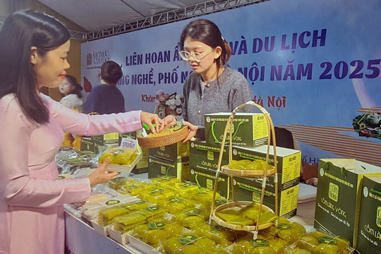 Liên hoan Ẩm thực và Du lịch làng nghề, phố nghề Hà Nội thu hút 30.000 lượt du khách