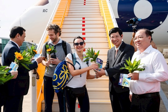 Việt Nam đón khách du lịch quốc tế thứ 20 triệu, ghi dấu mốc tăng trưởng chưa từng có trong 65 năm qua