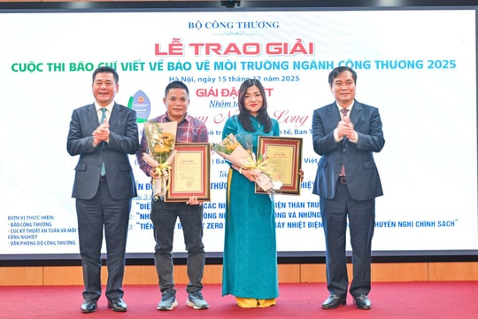 Trao giải báo chí viết về bảo vệ môi trường ngành Công thương 2025