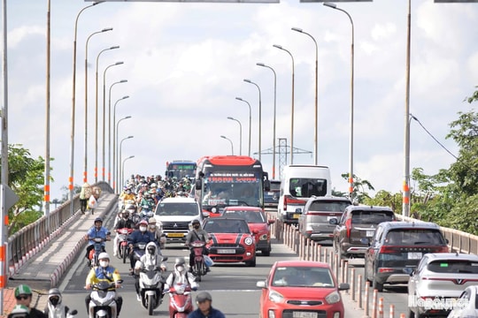 TP Hồ Chí Minh: Bảo đảm cho người dân đi lại thuận lợi, an toàn dịp Tết Dương lịch 2026