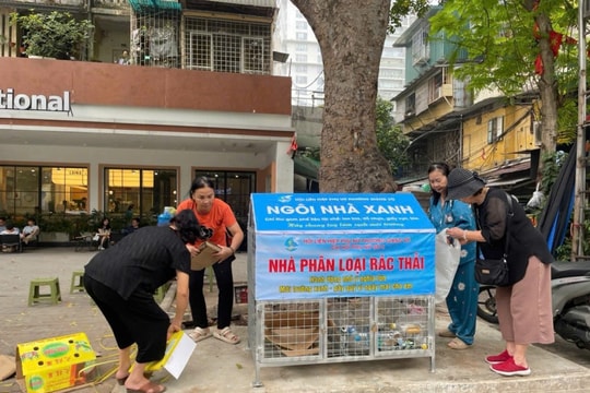Phụ nữ Thủ đô và cuộc \"cách mạng xanh\" từ gian bếp: Biến rác thành tài nguyên, dệt màu xanh cho Nông thôn mới
