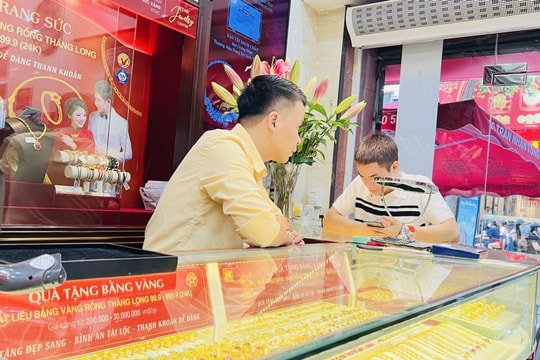 Giá vàng hôm nay (15/12): Vàng miếng, vàng nhẫn vẫn duy trì ở vùng giá cao kỷ lục