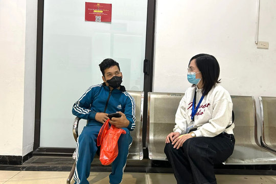 Hai thành viên nữ Đội Trật tự xã hội lưu động thầm lặng vì người yếu thế