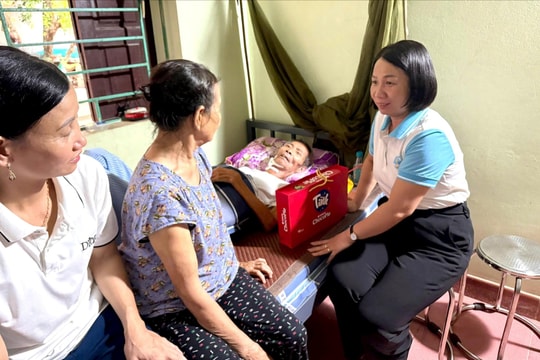 Phụ nữ Thạch Thất giúp nhau thoát nghèo
