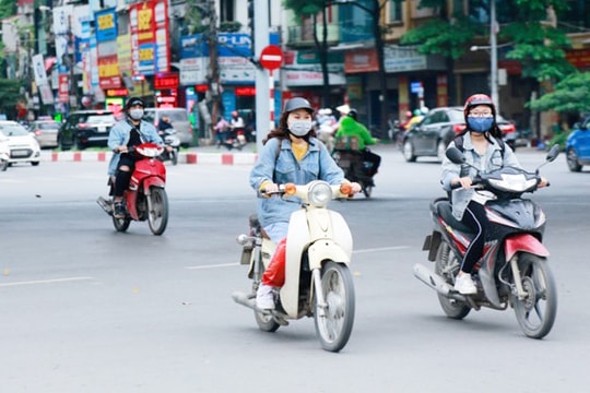 Bắc Bộ ngày nắng nhẹ, đêm có mưa rào rải rác