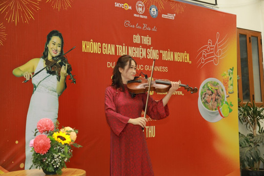 Nghệ sĩ viola Nguyệt Thu lan tỏa âm nhạc tới cộng đồng