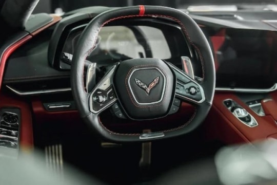 GM từ chối bảo hành xe Corvette C8 chỉ vì vết keo trên vô-lăng