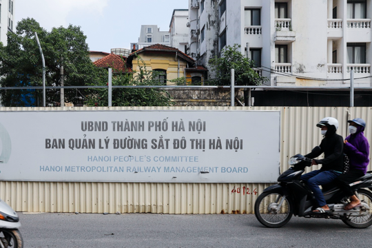 Hà Nội: Thu gọn rào chắn dự án metro Nhổn - ga Hà Nội để giảm ùn tắc giao thông