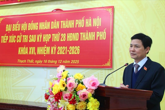 Phó Chủ tịch HĐND thành phố Hà Nội Phạm Quí Tiên tiếp xúc cử tri tại xã Thạch Thất