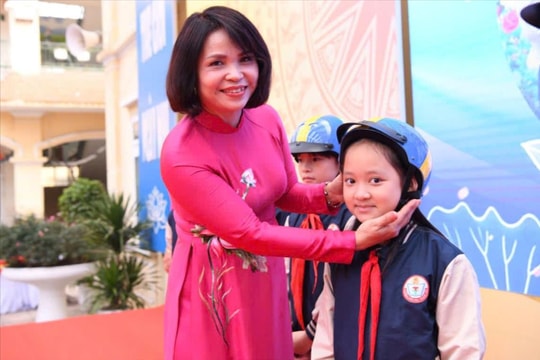 Trường học phường Yên Hòa hưởng ứng chiến dịch “Mũ bảo hiểm an toàn, trẻ em an toàn”