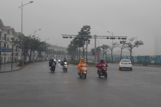 Hà Nội có mưa rải rác, trời rét