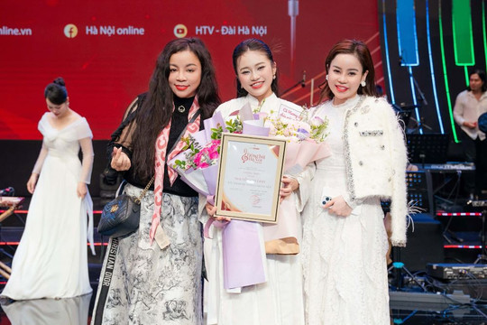 Bất ngờ trước ý chí, quyết tâm của giọng ca 16 tuổi Nguyễn Gia Linh- Giải Nhì Tiếng hát Hà Nội 2025