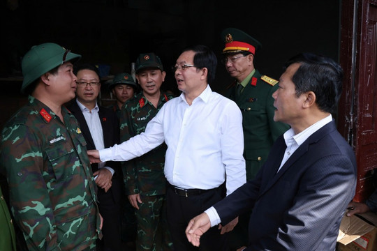 Phó Thủ tướng Hồ Quốc Dũng kiểm tra tình hình triển khai "Chiến dịch Quang Trung" tại thành phố Huế